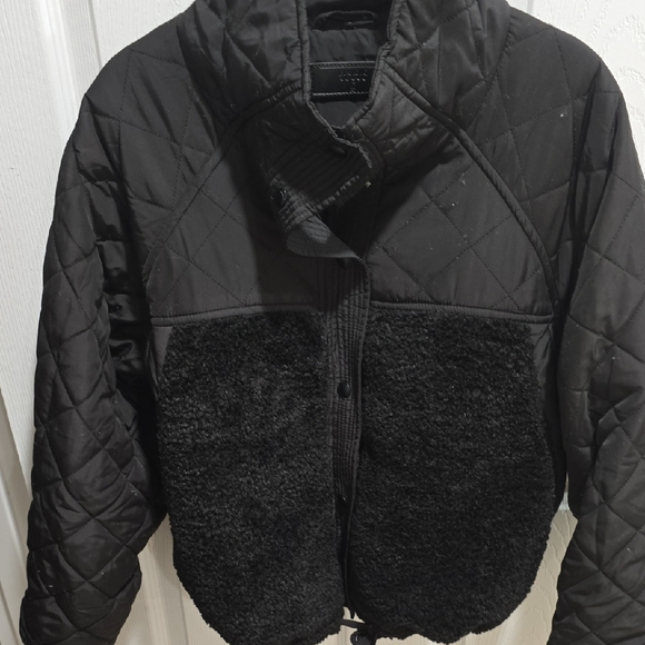 Blank NYC Jackets & Blazers - Blank NYC Black Quilted Puffer Jacket with Faux Fur